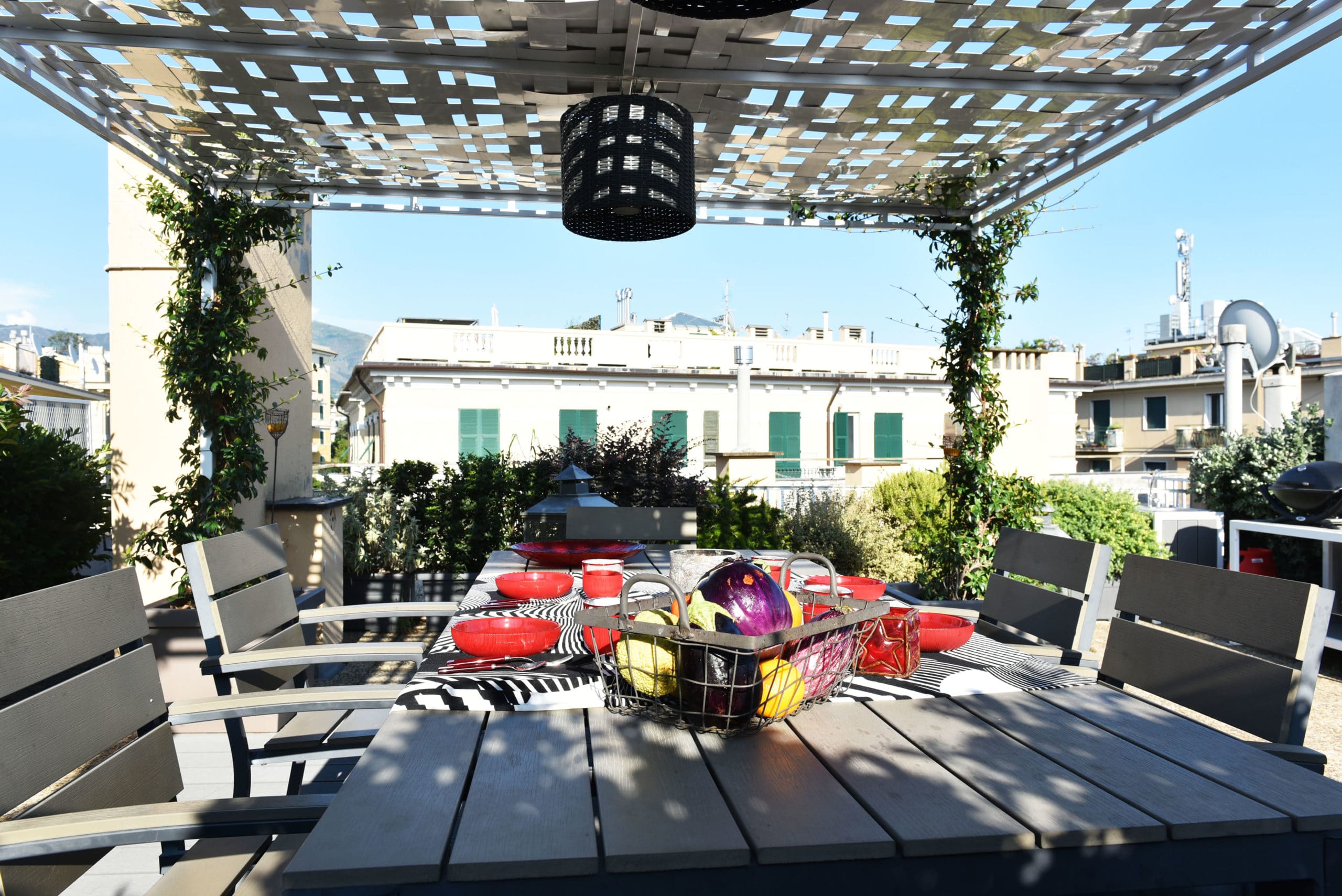 terrazzo con gazebo